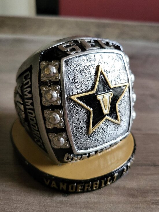 VANDERBUILT COMMANDERS Other - VANDERBUILT SILVER RING PAPER WEIGHT LIMITED EDITION COLLECTIBLE